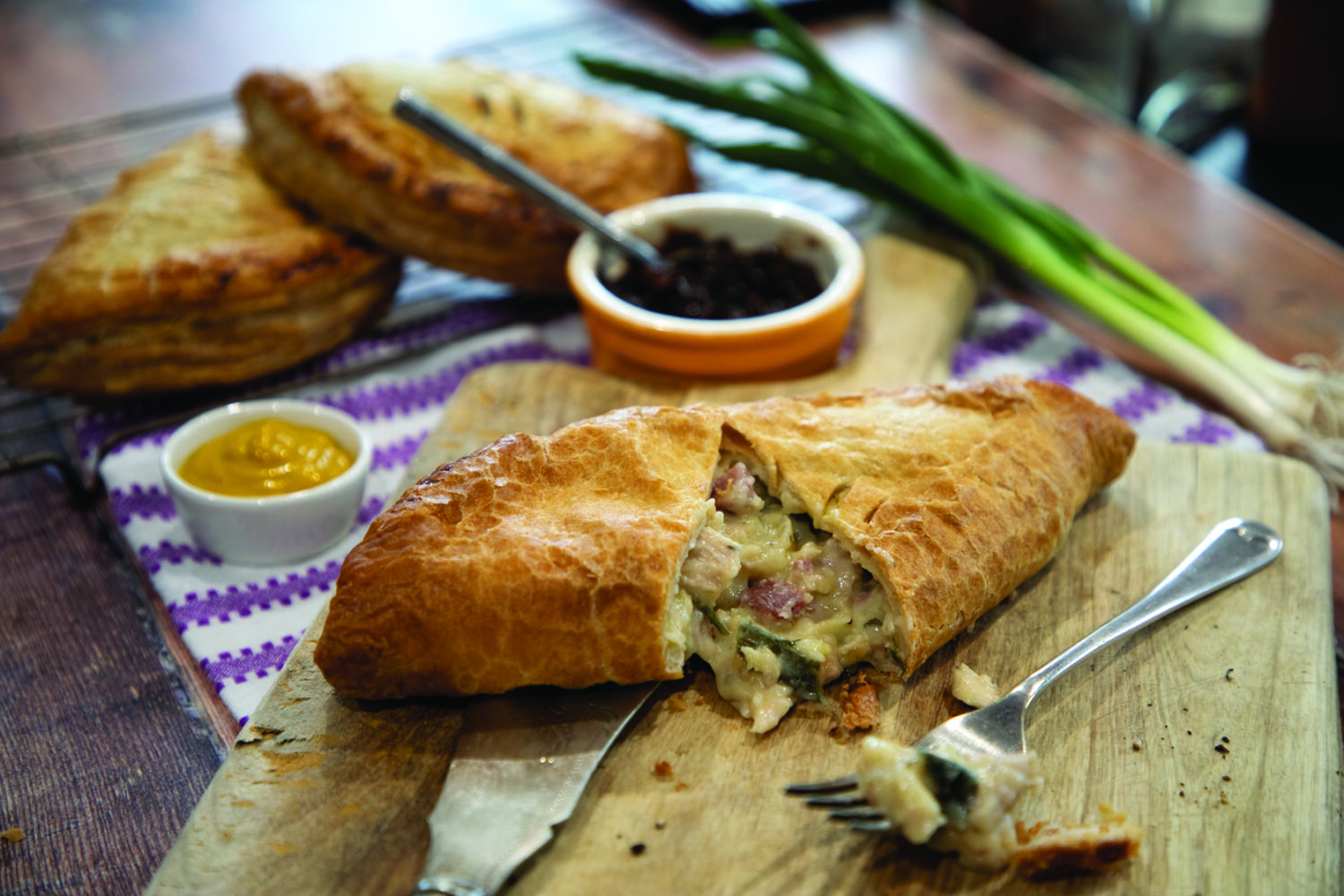 25419 Chicken Ham & Leek Pasties - Castell Howell